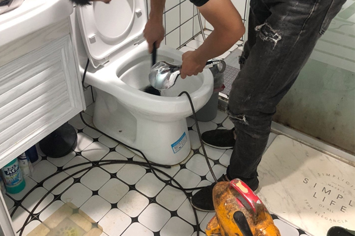 港口镇疏通下水道