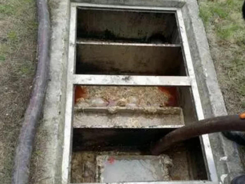 港口镇隔油池清理