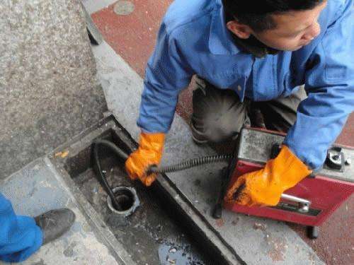 港口镇疏通下水道