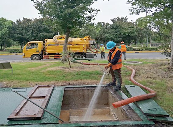 港口镇化油池清理